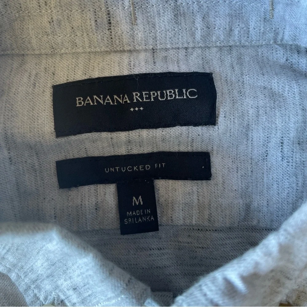 Banana Republic Men's Long Sleeve Button-Down Shirt - Light Gray untucked fit
